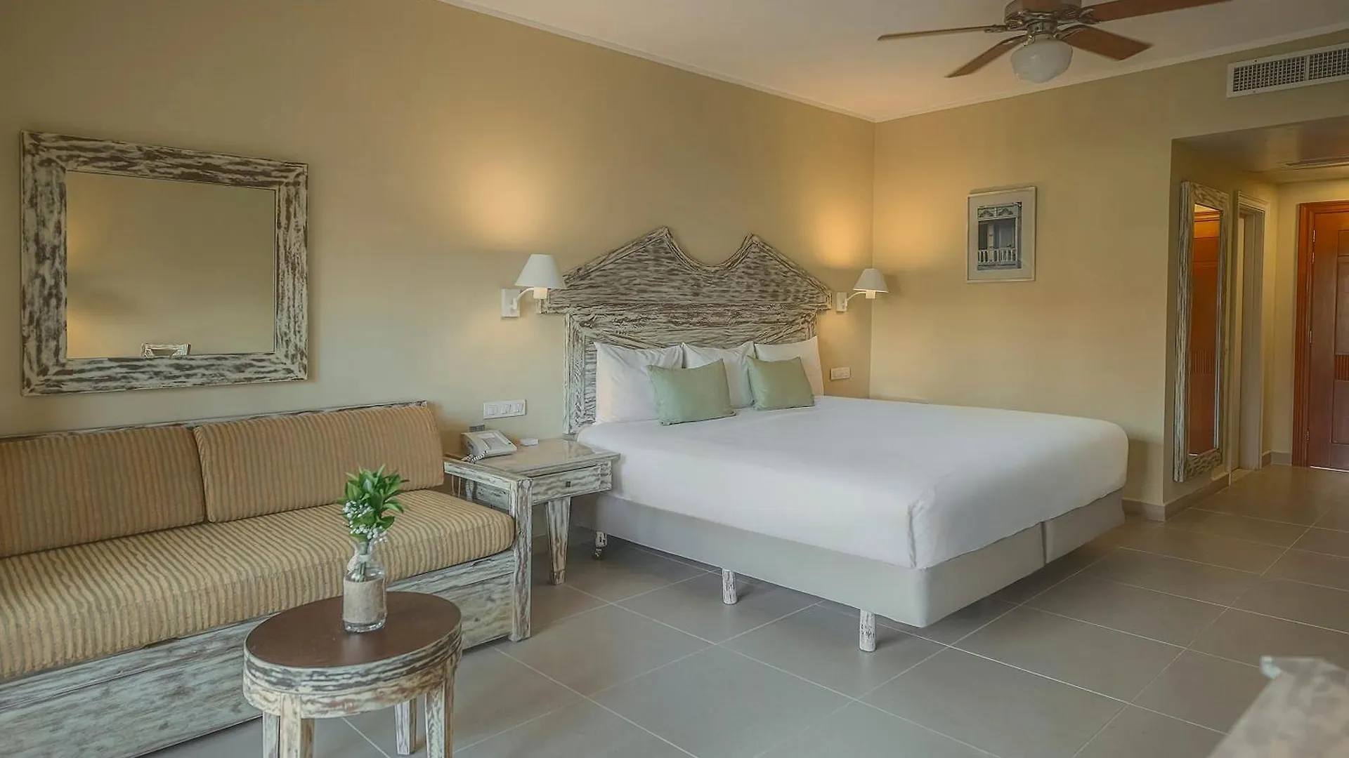 리조트 Iberostar Waves Dominicana 바바로